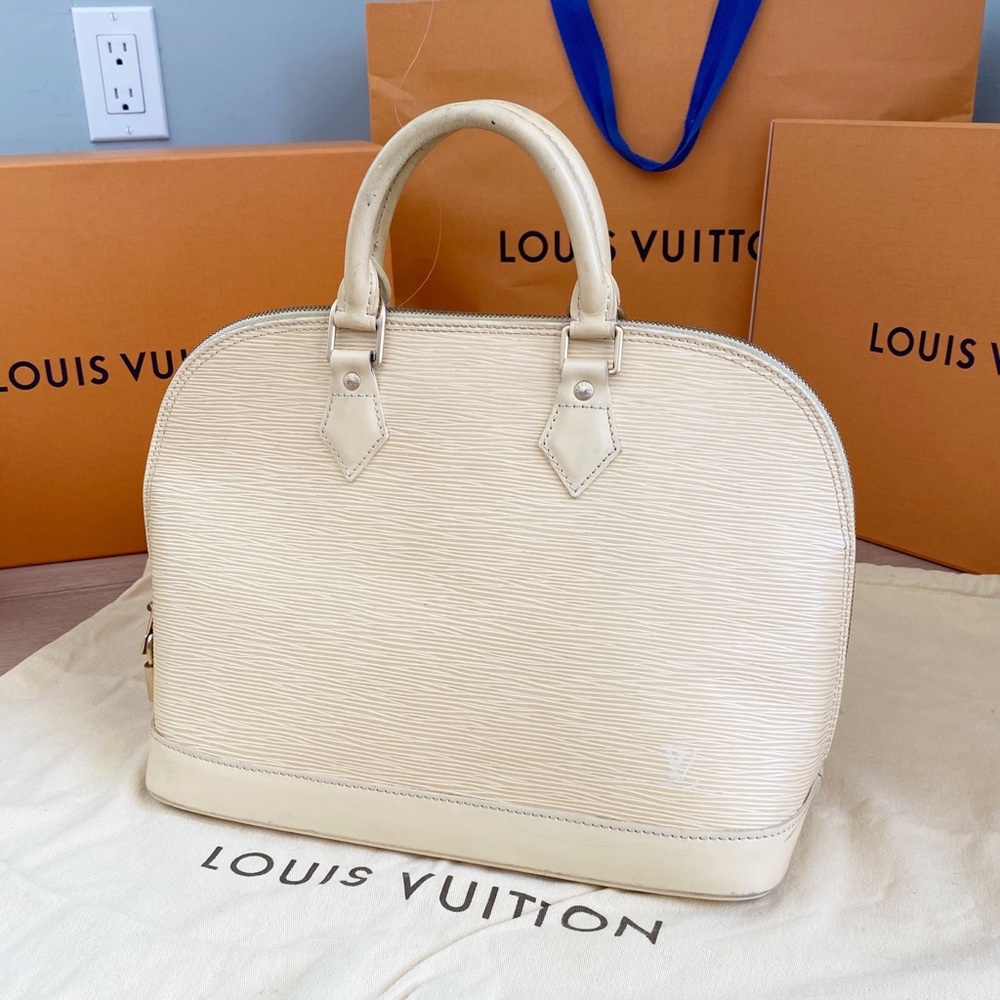 💖EPI ALMA💖Authentic Louis Vuitton Yellow Satchel